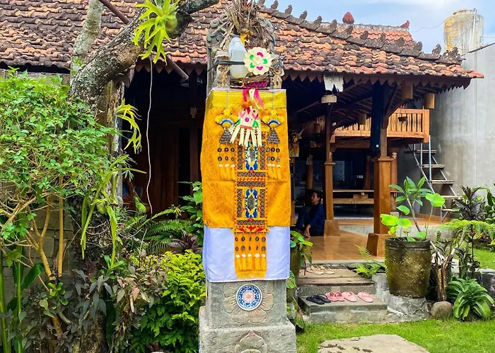 Guest house Joglo Breeze And